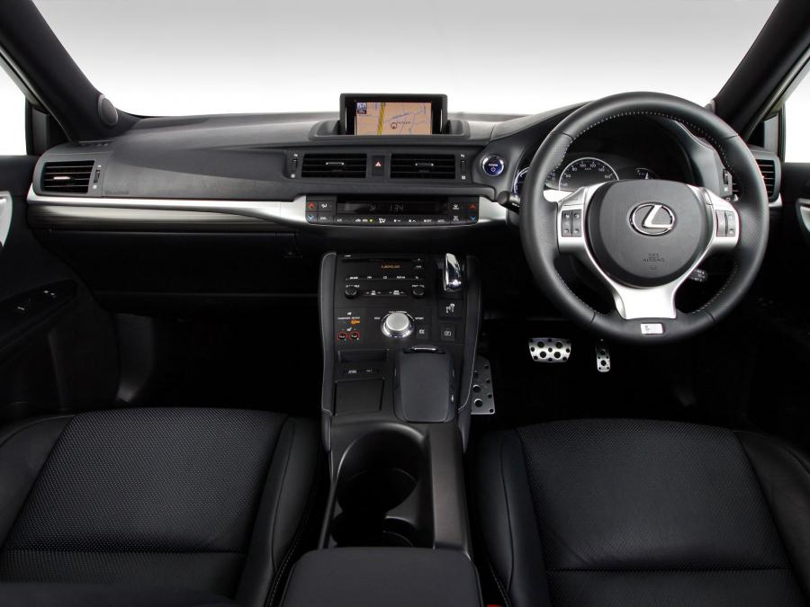  Lexus CT200h F-Sport 2011 года  (ZA) (фото 3 из 12)